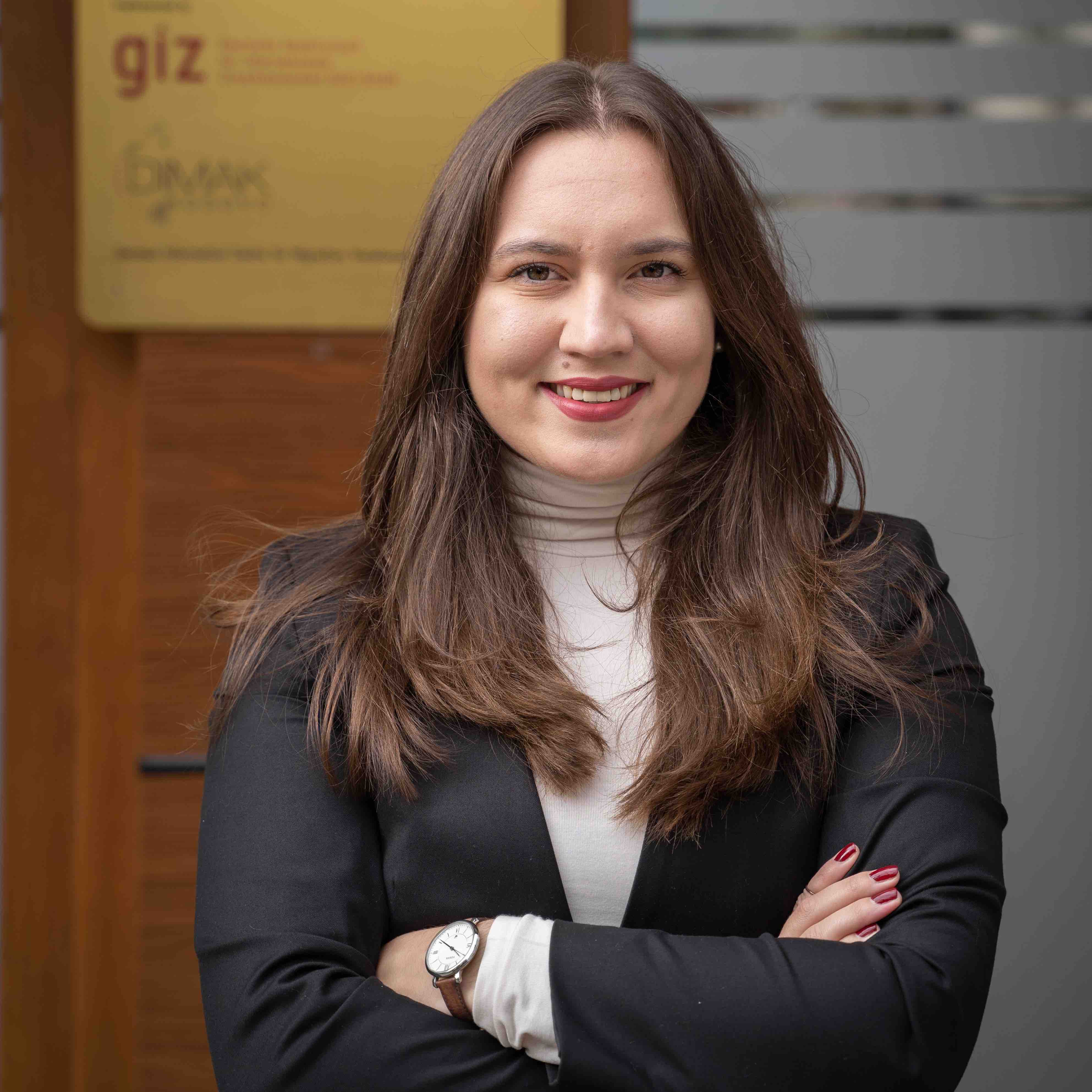 Kaltrina Beqiri - Beraterin im DIMAK in Pristina