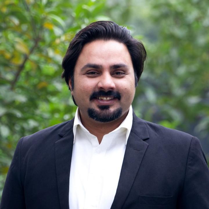 Faisal Shabbir, Berater in Pakistan