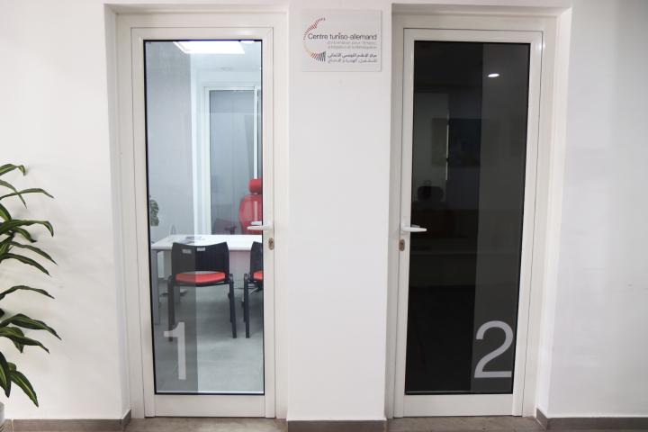 Türen der Beratungsräume